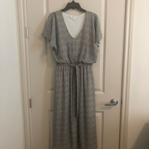 Like New Midi V-neck Dress
